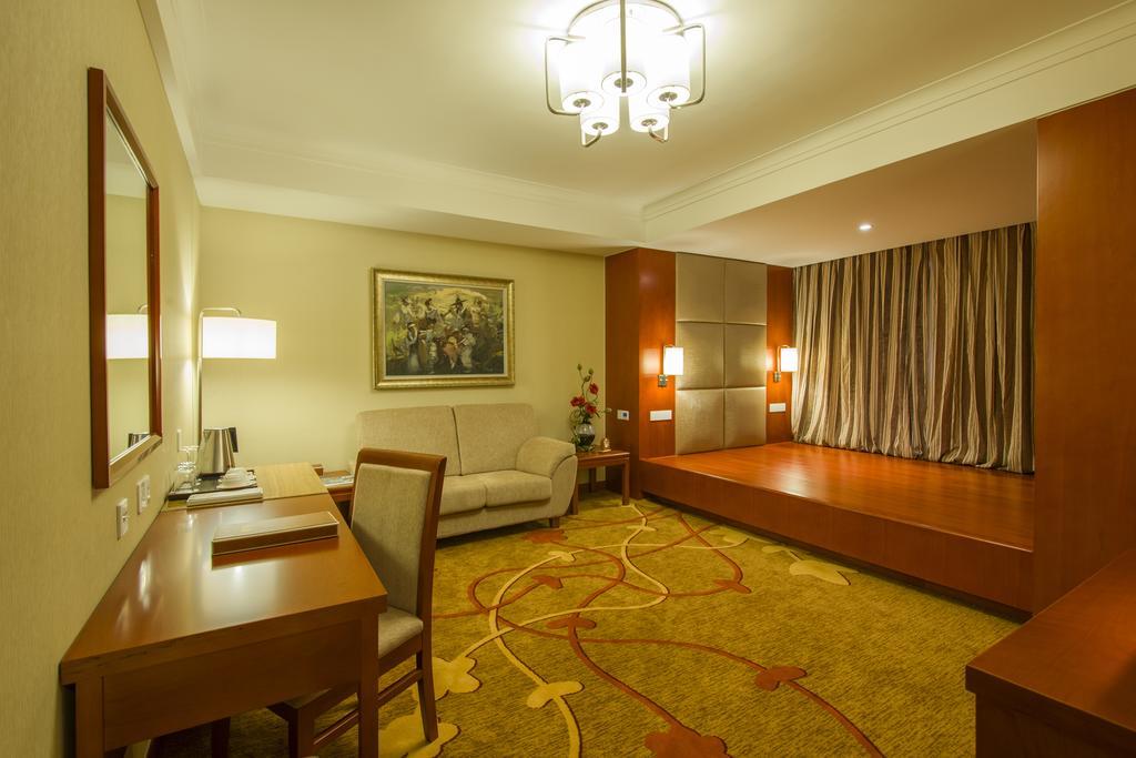 Avic Hotel Пекин Экстерьер фото